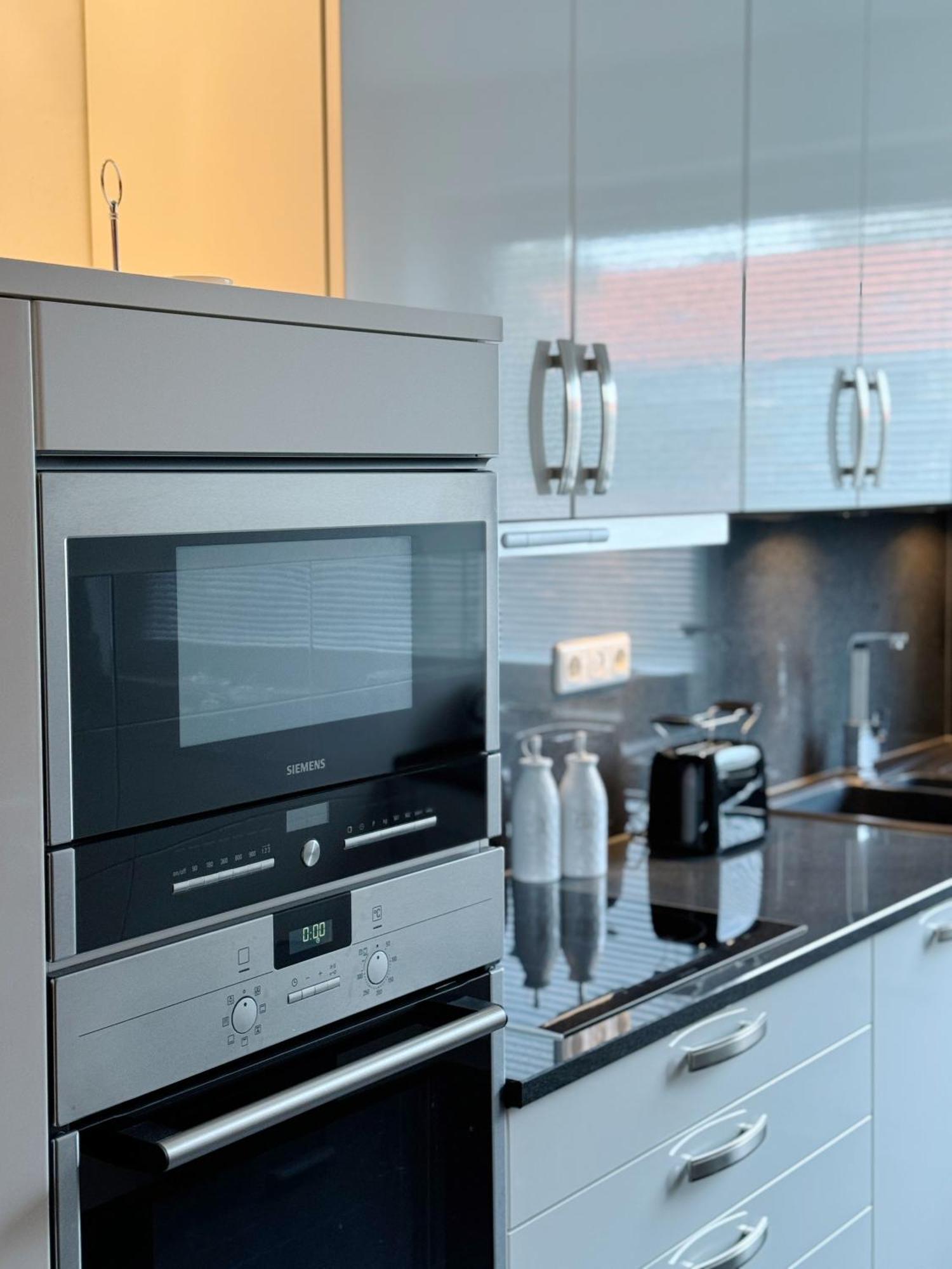 90M2 I Central I Netflix I Wifi I Free Parking I Lia Apartments Ганновер Екстер'єр фото