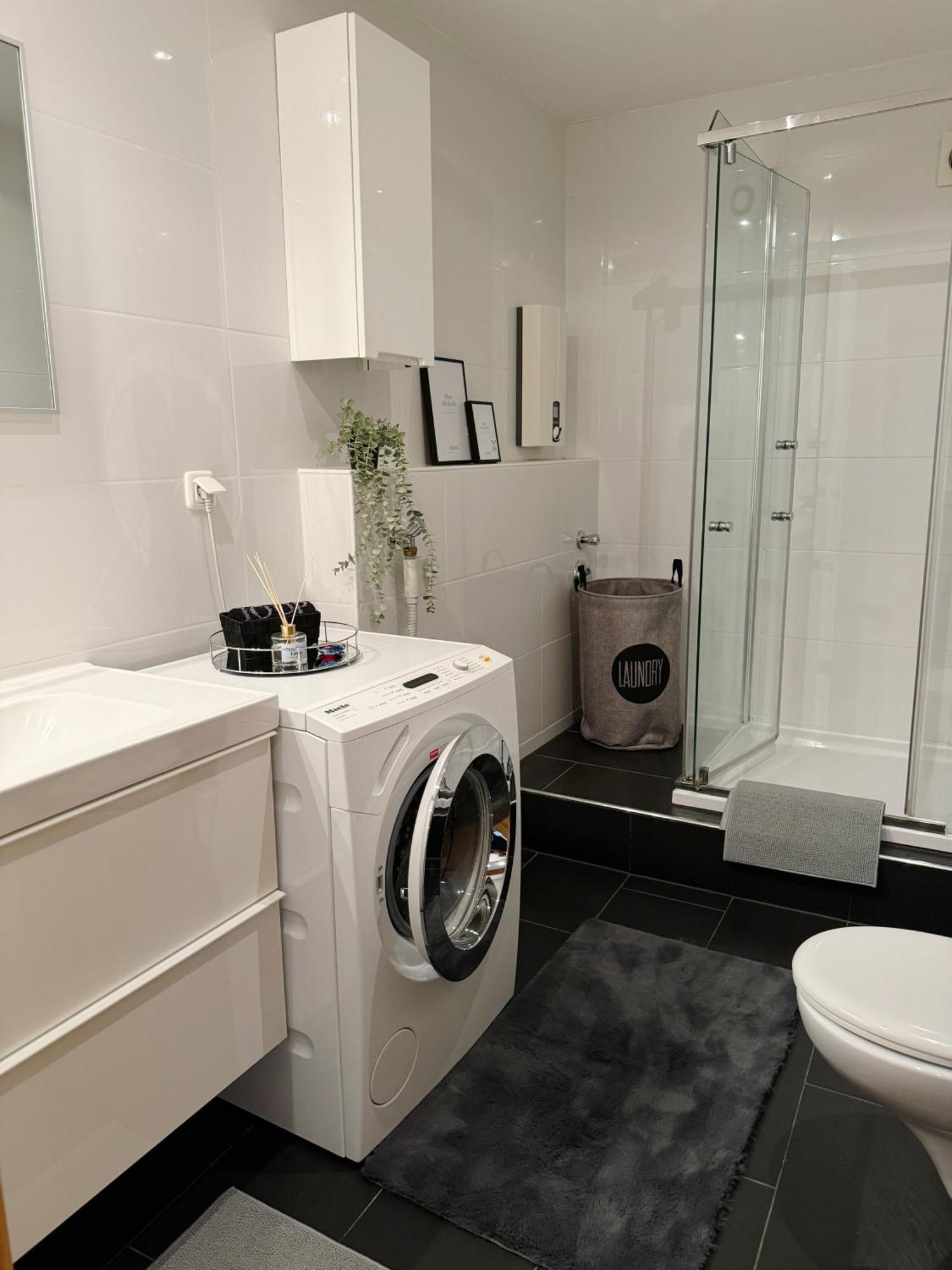 90M2 I Central I Netflix I Wifi I Free Parking I Lia Apartments Ганновер Екстер'єр фото